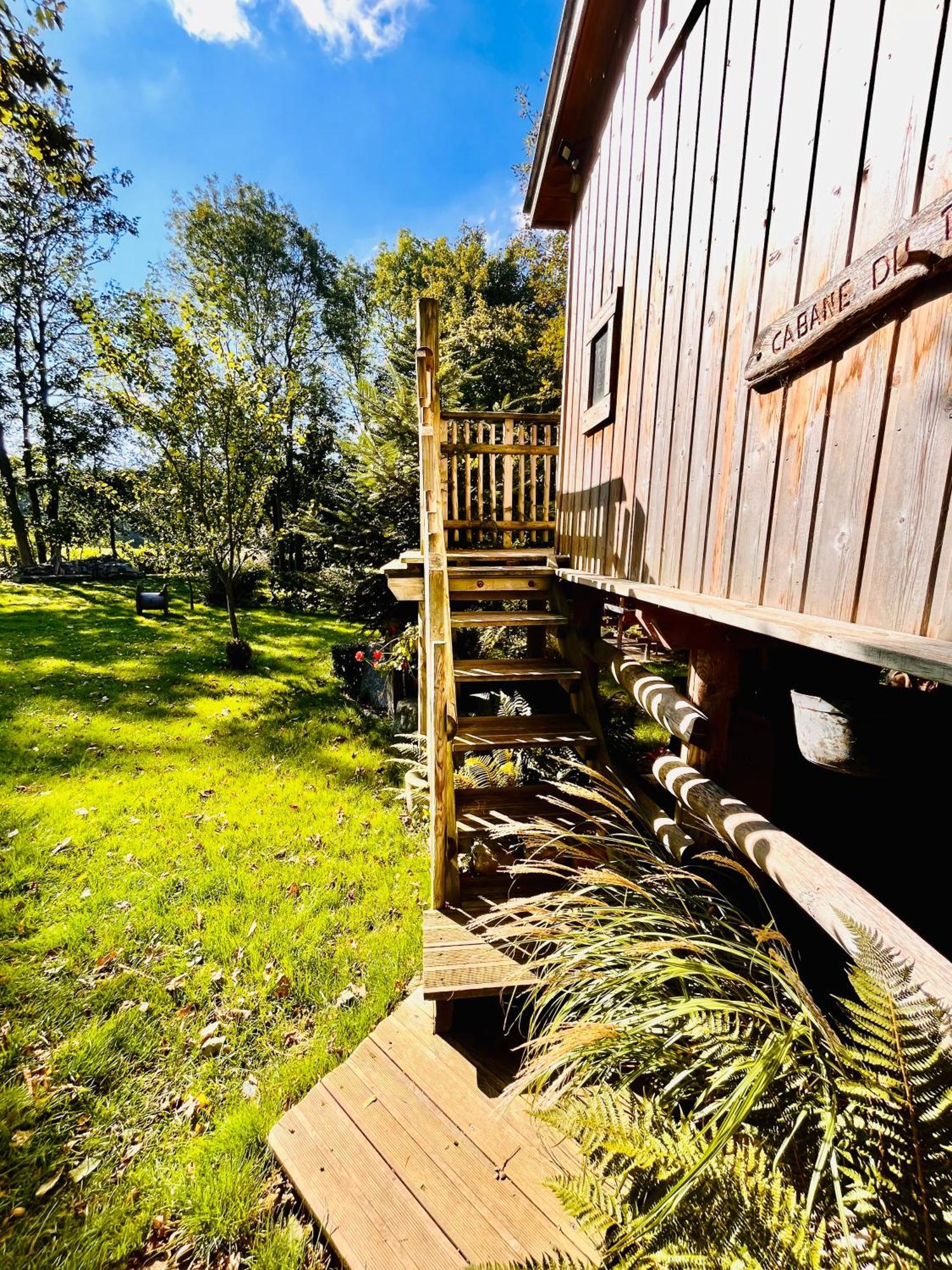 La Cabane Perchee Du Trappeur Écrainville Buitenkant foto