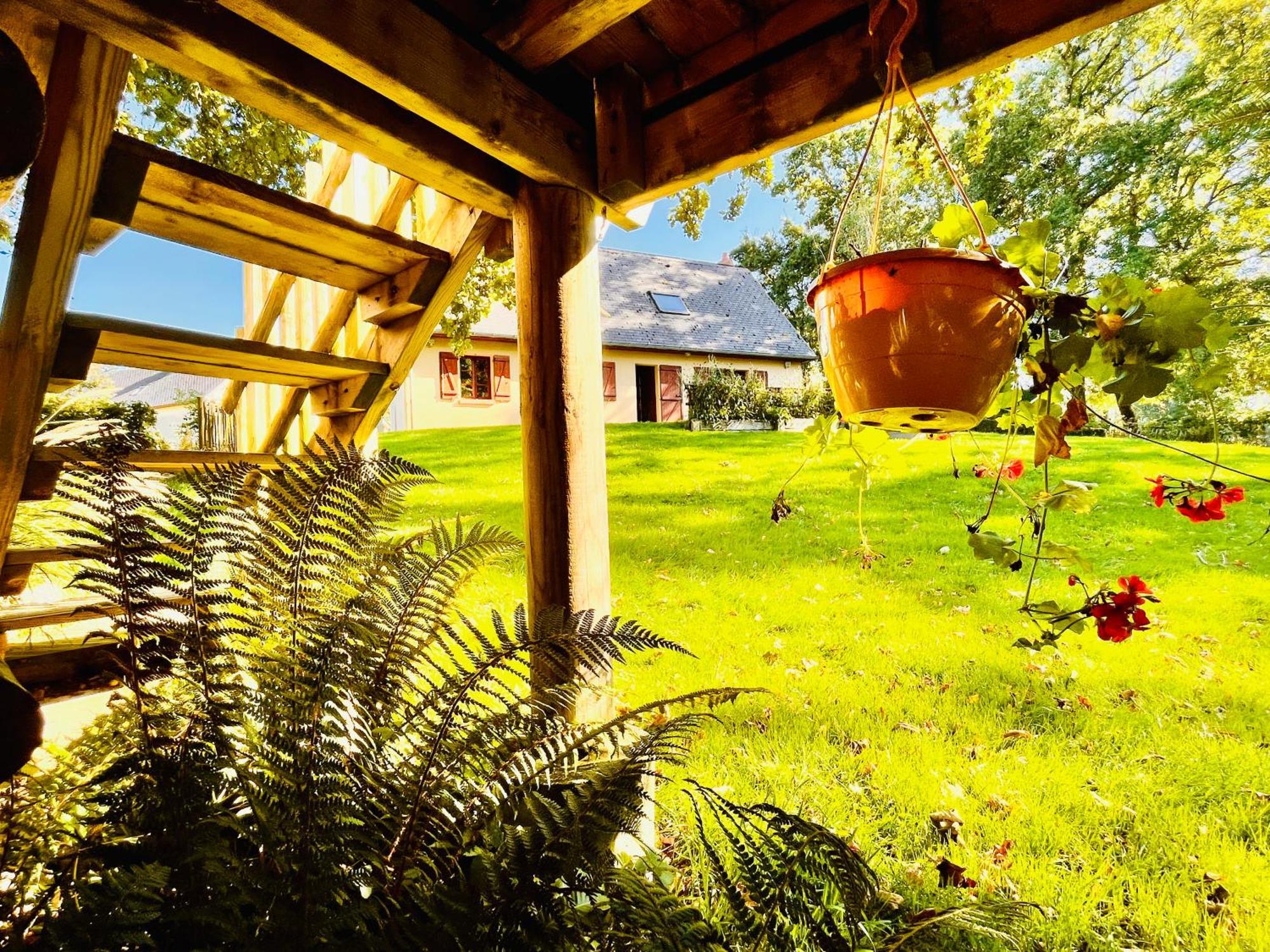 La Cabane Perchee Du Trappeur Écrainville Buitenkant foto