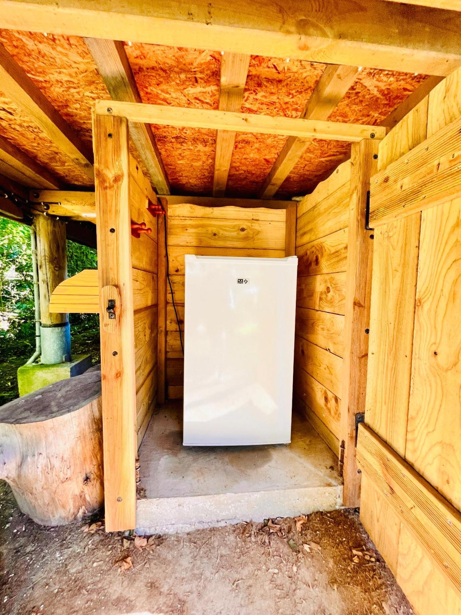 La Cabane Perchee Du Trappeur Écrainville Buitenkant foto