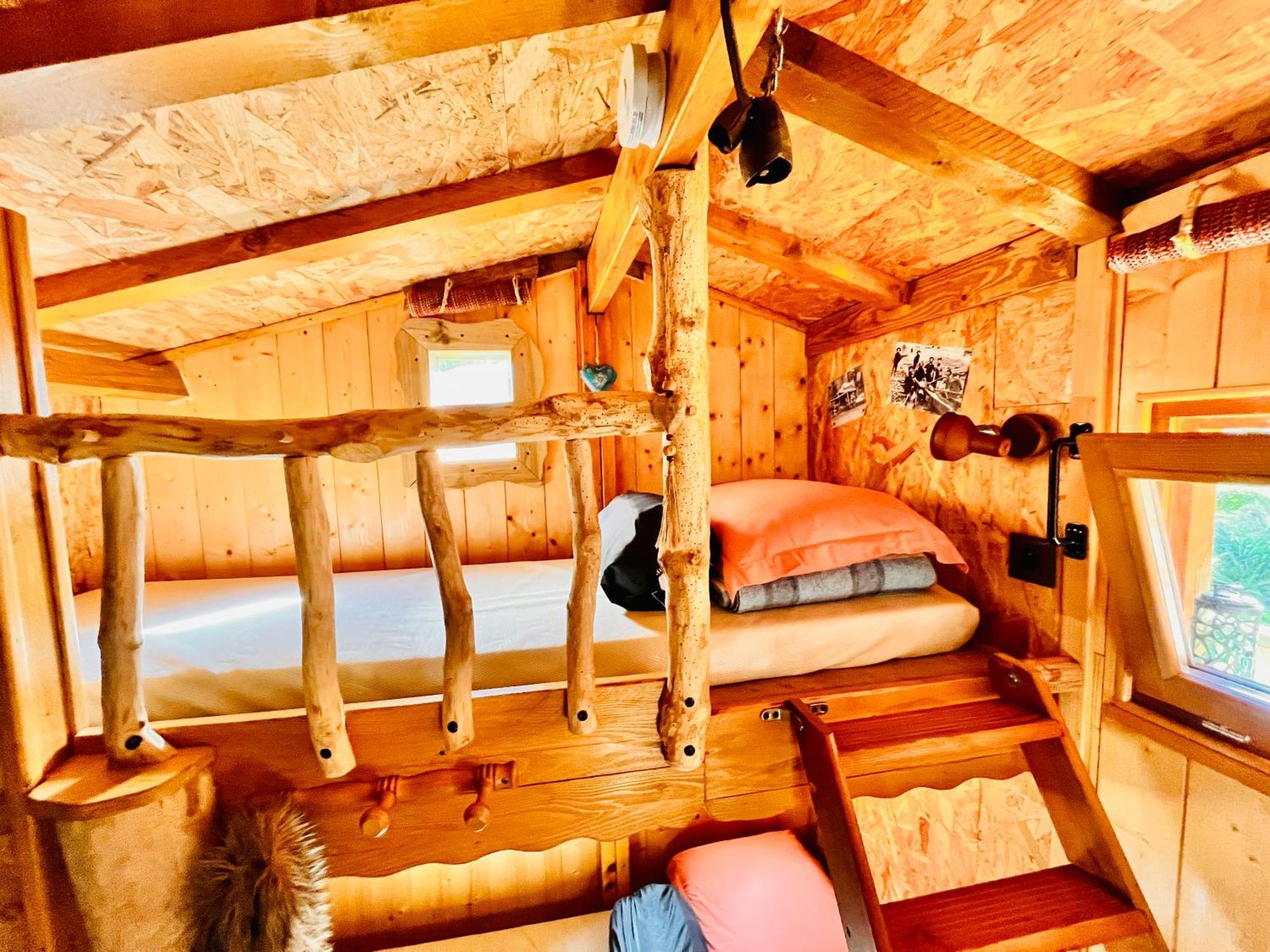 La Cabane Perchee Du Trappeur Écrainville Buitenkant foto