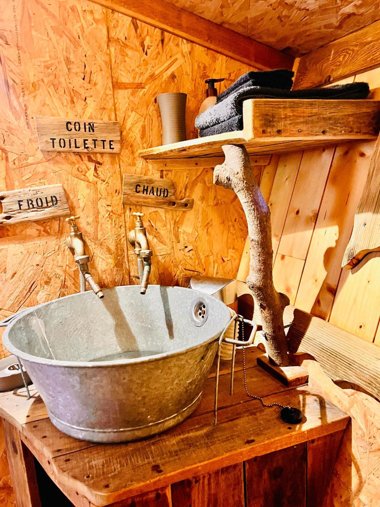 La Cabane Perchee Du Trappeur Écrainville Buitenkant foto