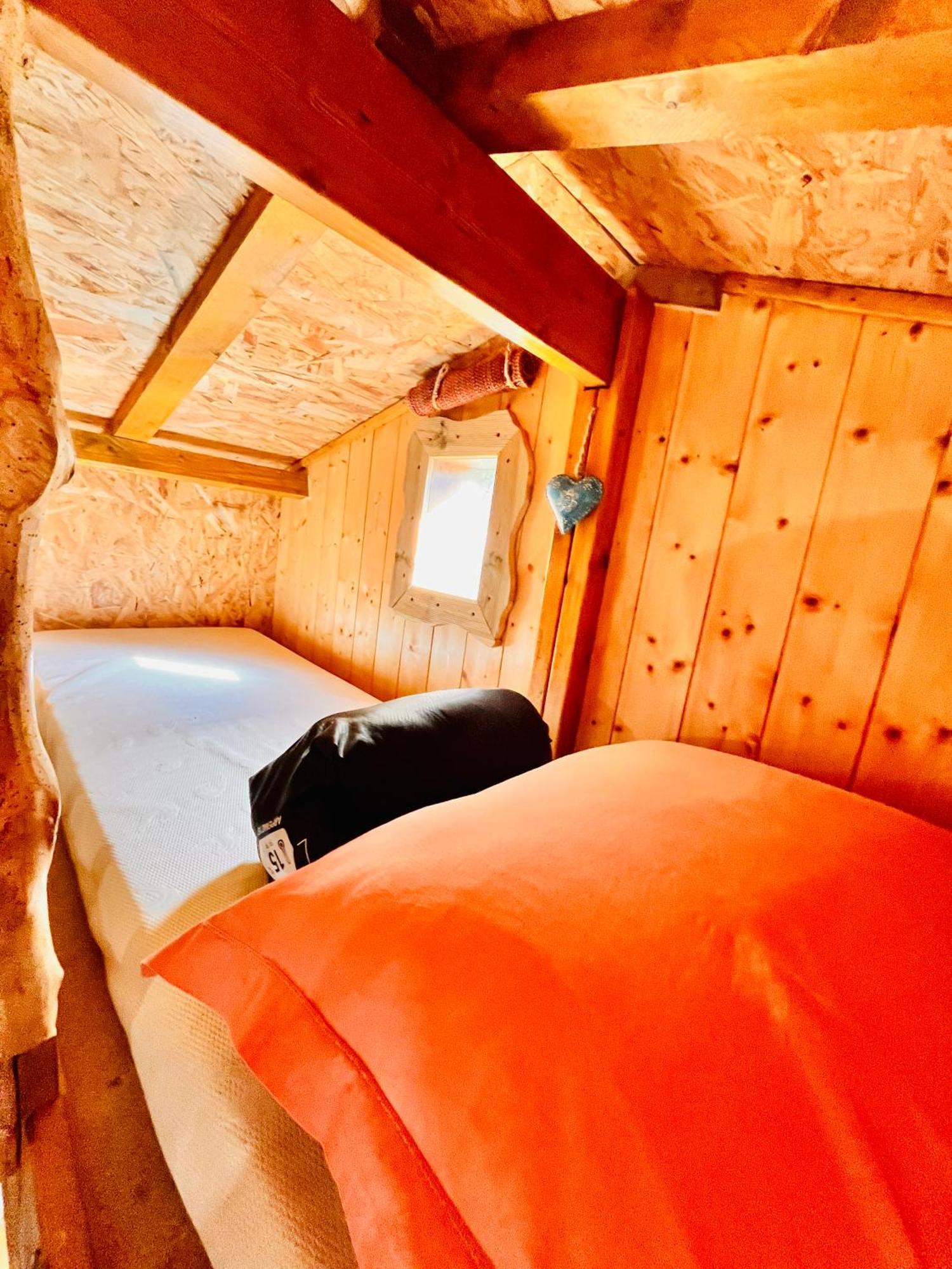 La Cabane Perchee Du Trappeur Écrainville Buitenkant foto