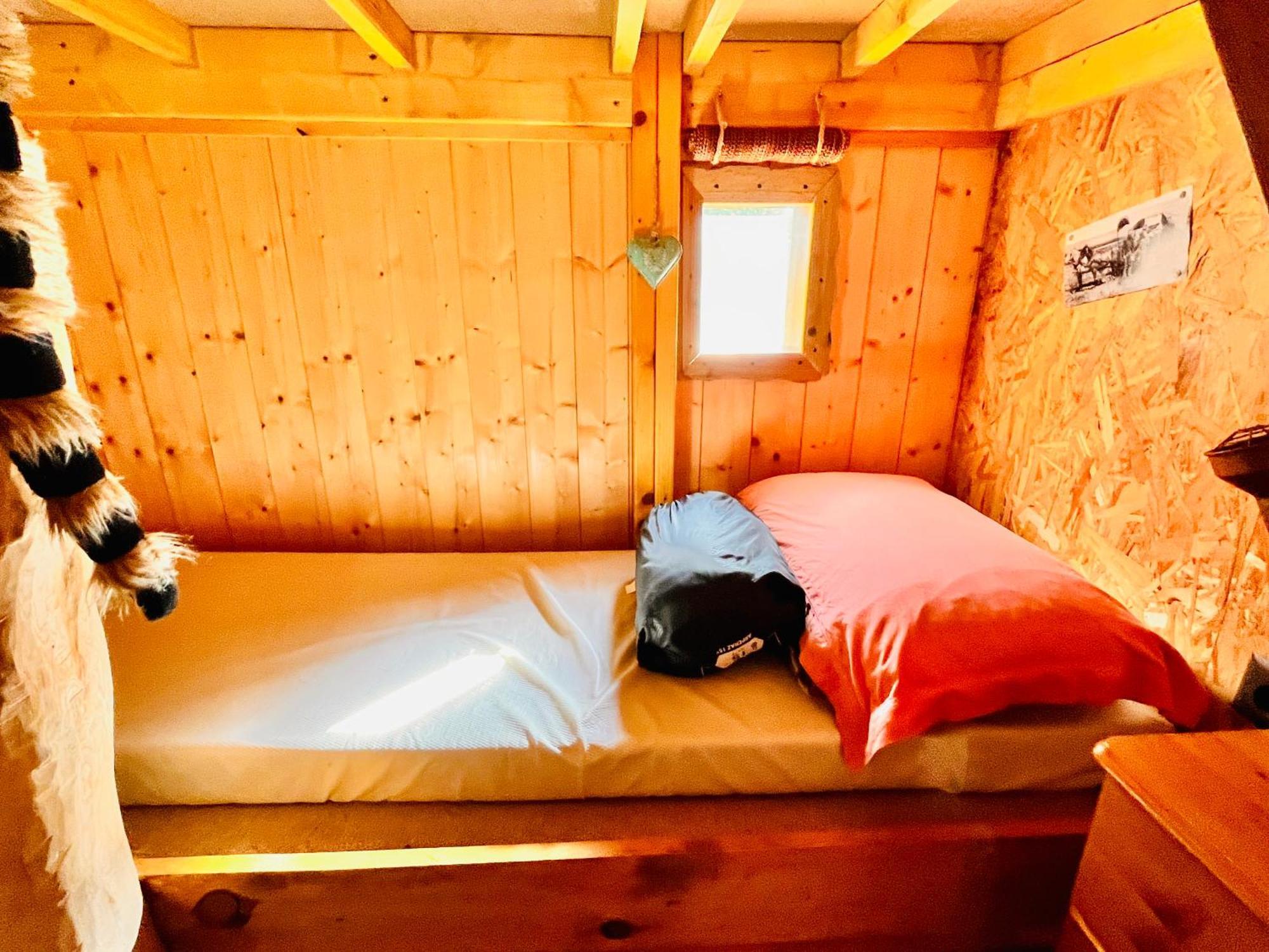 La Cabane Perchee Du Trappeur Écrainville Buitenkant foto